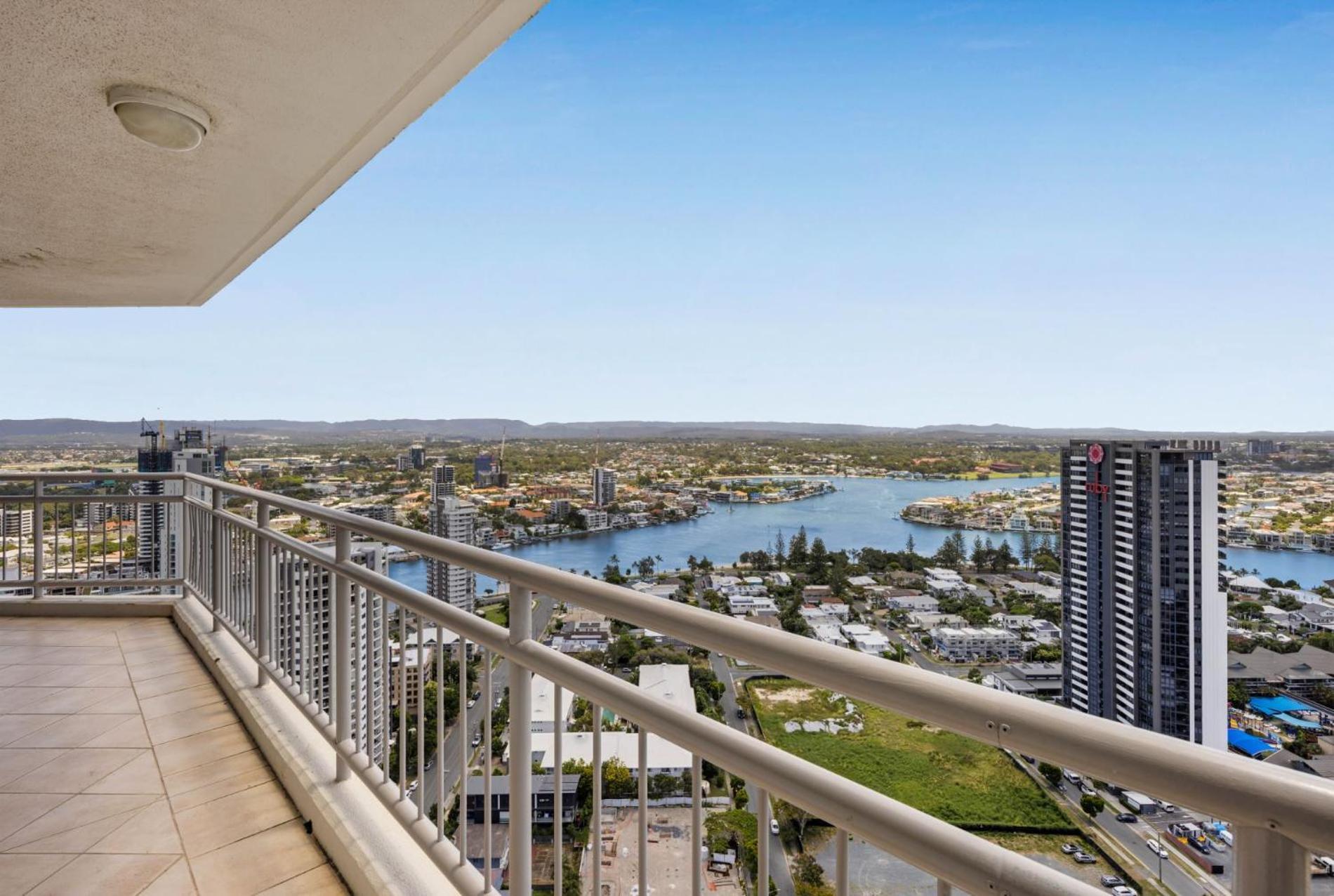 Apartment Crown Towers - Hosted By Coastal Letting *